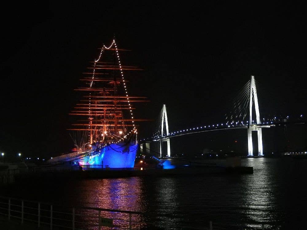 帆船海王丸イルミネーション・ライトアップ