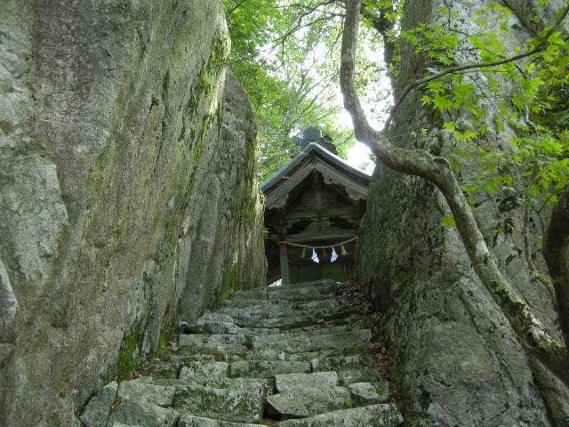 琴弾山神社