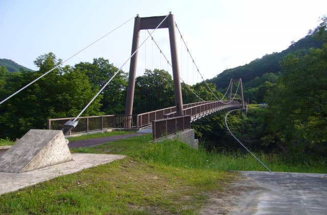 オロセの吊り橋