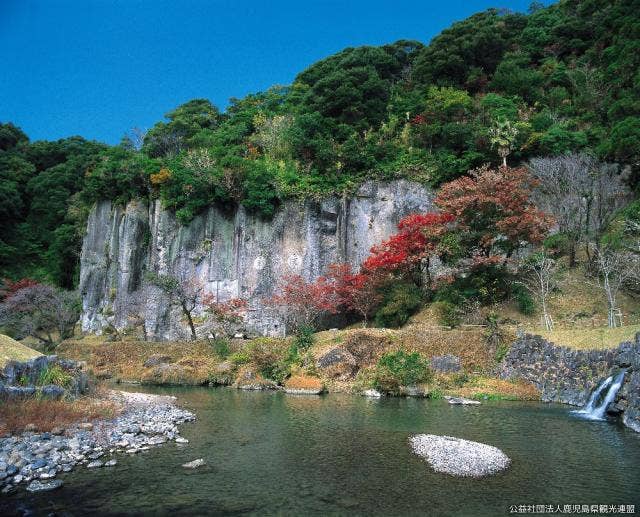 清水磨崖仏の紅葉