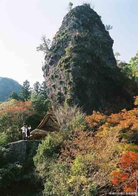 岩屋神社と権現岩