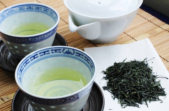 Gyokuro tea leaves