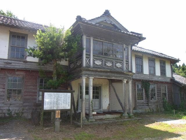 旧岩井小学校