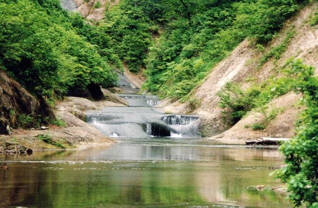 玉川温泉の北投石 / 秋田県 -【JAPAN 47 GO】