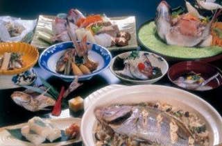 県内有数の水揚げを誇る柏崎の鯛にこだわった鯛づくしの料理例。