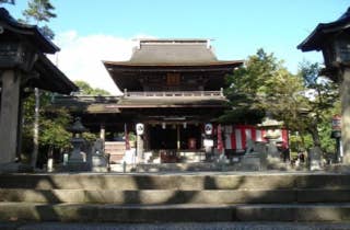 今八幡宮楼門・拝殿・本殿