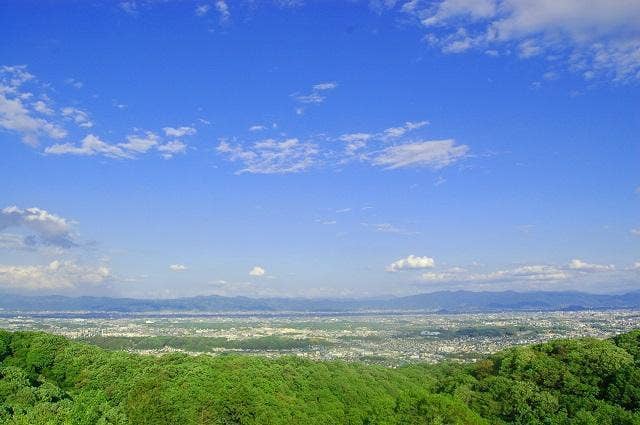 明神山から望む奈良盆地