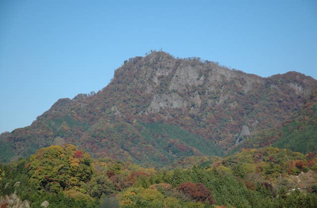 男体山