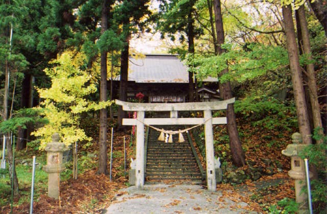 白瀑神社