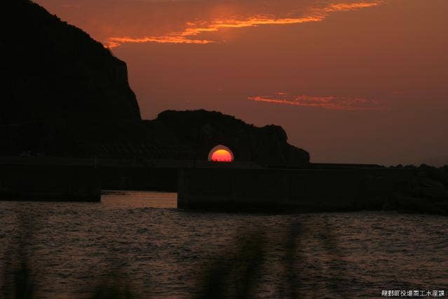 かがんばなトンネルの夕日