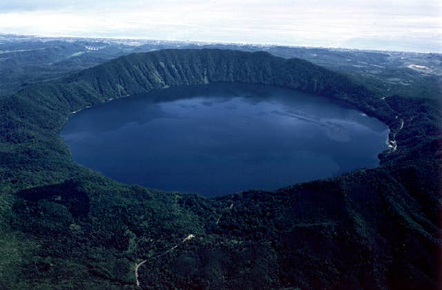 Lake Kuttara-ko
