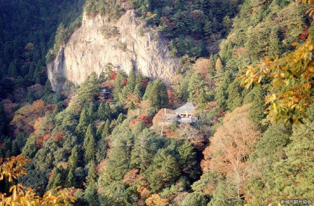 鳳来寺山