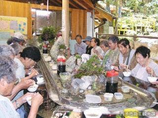 観音水そうめん流し