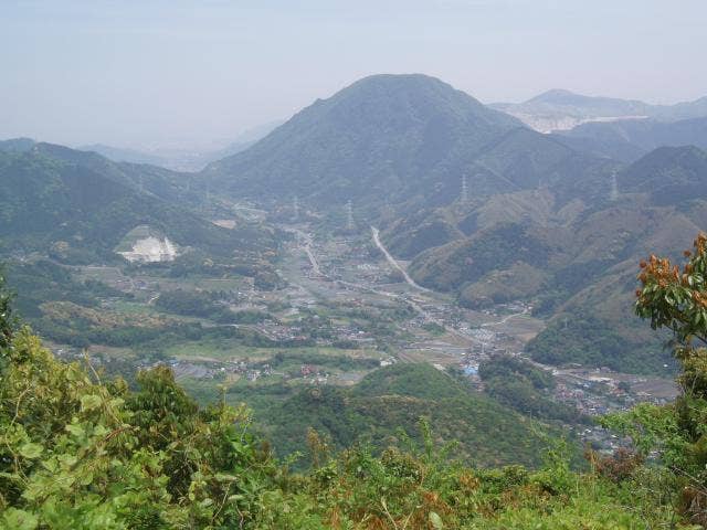 香春岳三ノ岳（採銅所方面）