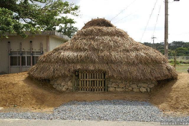 ウフタ遺跡復元住居