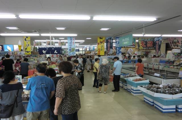 海の駅わんど店内