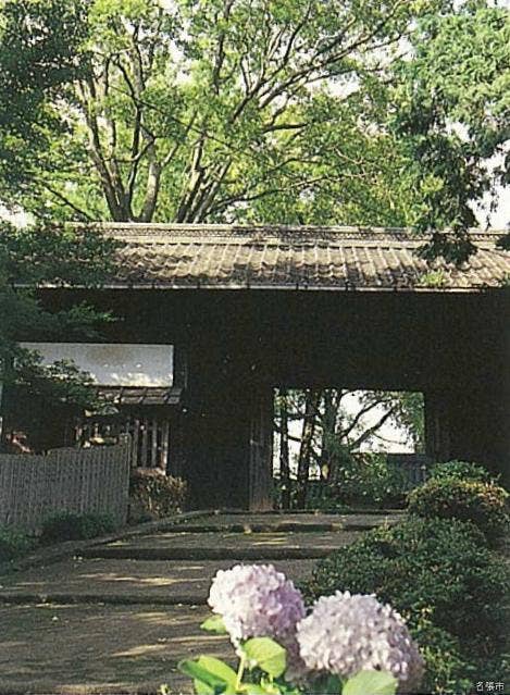 寿栄神社・太鼓門