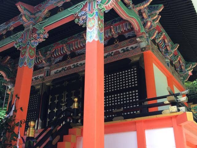 鳴無神社本殿