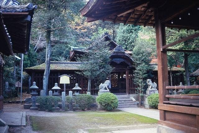 関蝉丸神社