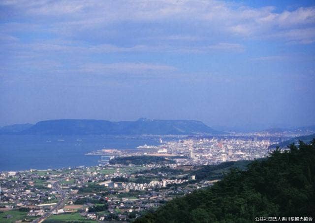 五色台より屋島