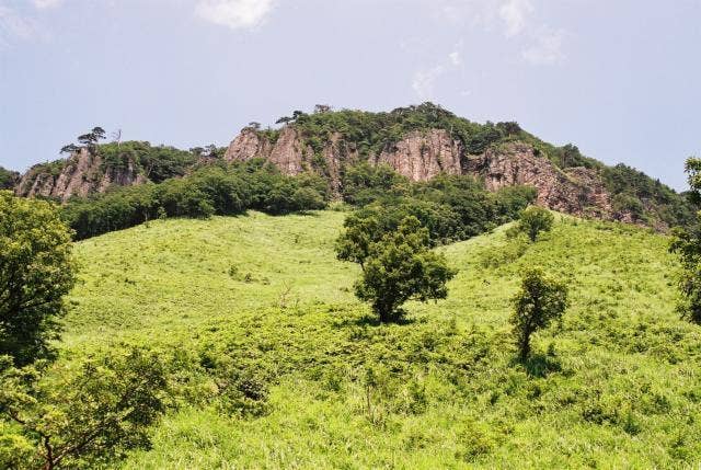 船上山屏風岩