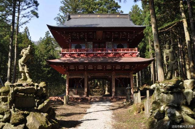 迦葉山龍華院弥勒寺山門