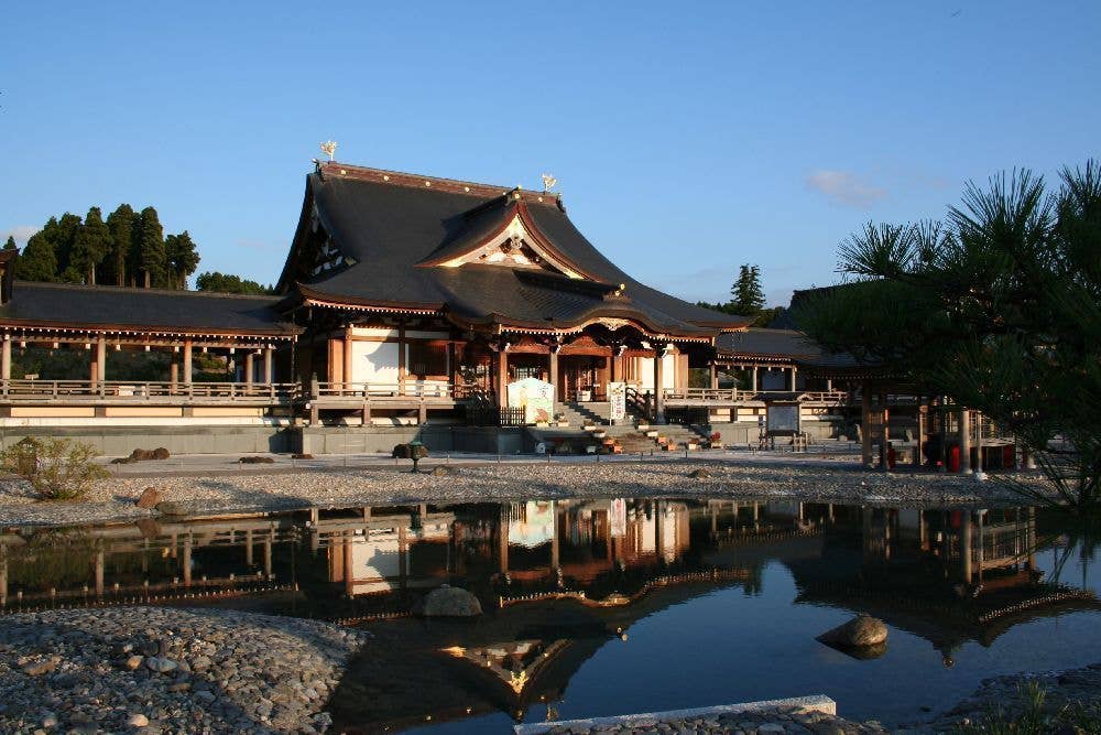 倶利迦羅不動寺　山頂本堂・西之坊鳳凰殿