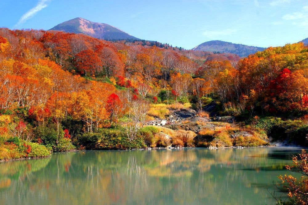 酸ヶ湯温泉・地獄沼の紅葉