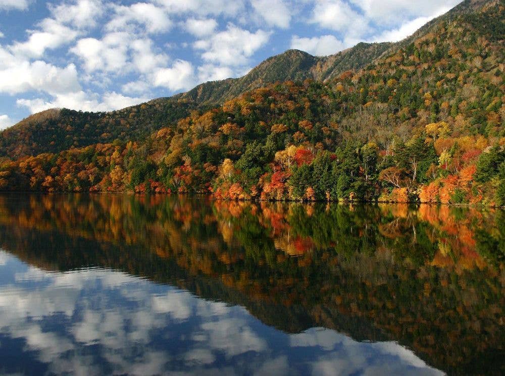 日光（湯元地区）湯ノ湖の紅葉