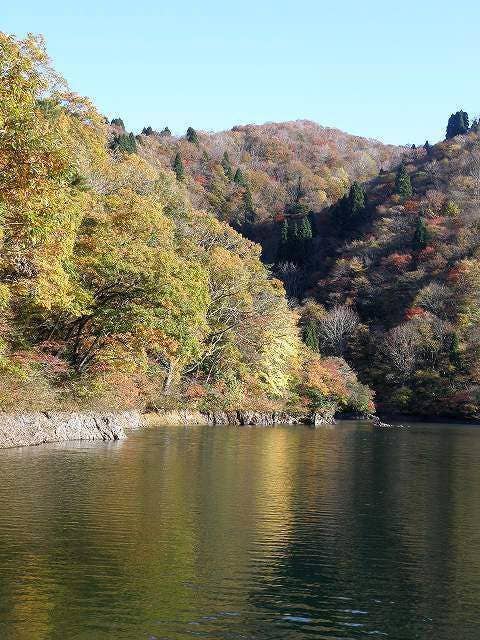 淡海湖（処女湖）・平池の紅葉