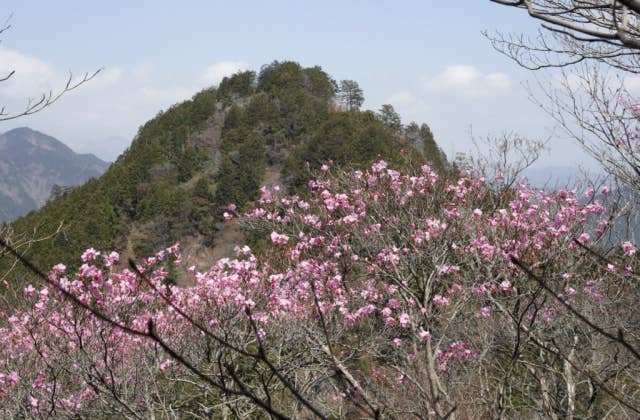 石裂山