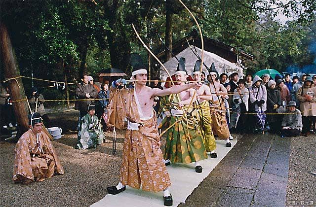 大和神社御弓始祭