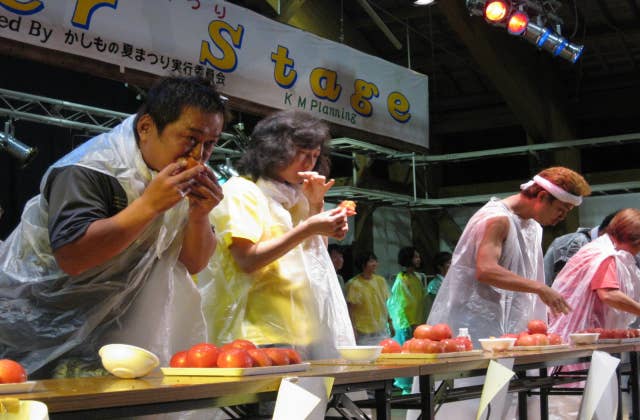 健康ミネラルトマト早食い競争