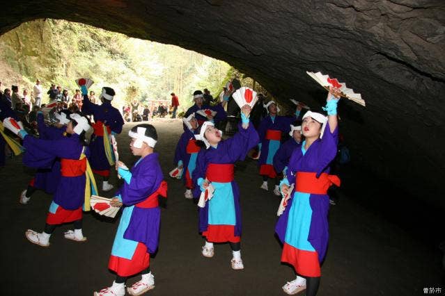 溝ノ口岩穴祭り