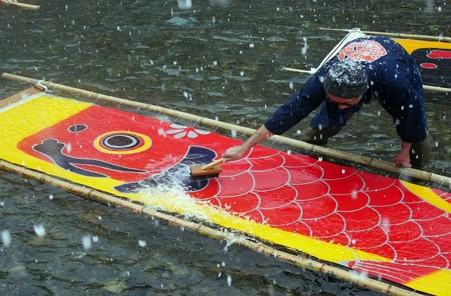 郡上本染鯉のぼり寒ざらし / 岐阜県 -【JAPAN 47 GO】