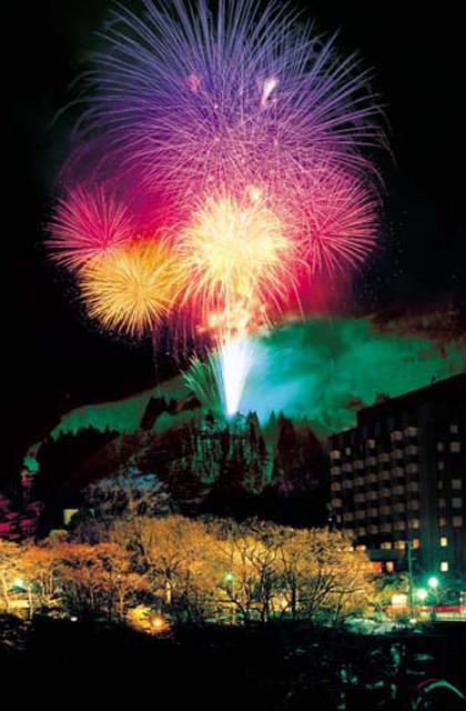 宇奈月温泉「冬物語」雪上花火大会 / 富山県 -【JAPAN 47 GO】