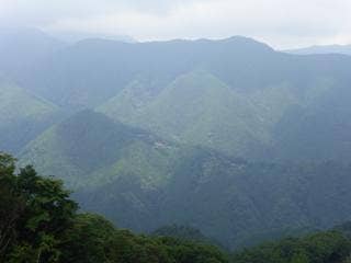 尾根道からの風景