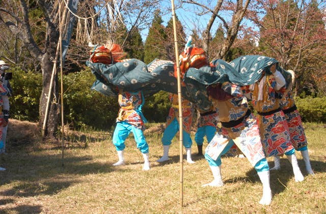 尾下りの獅子舞