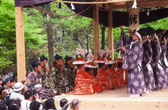 仁比山神社の御田舞