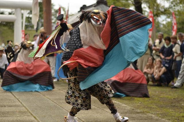 仁田山鹿子踊