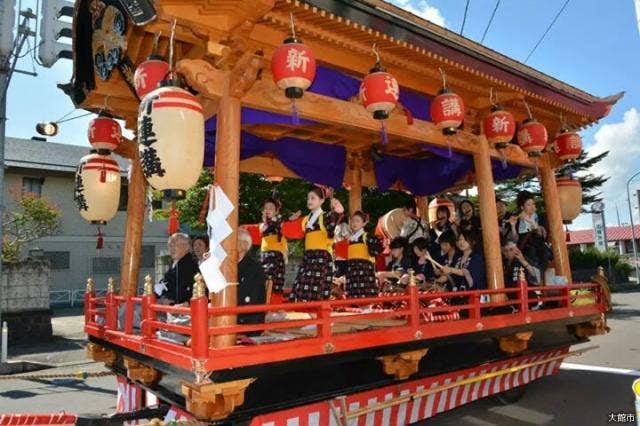大館神明社例祭で演奏される囃子と山車