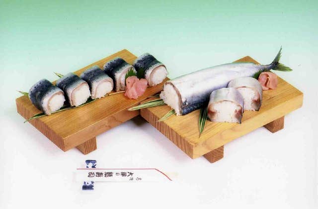 Mackerel and sardine sushi