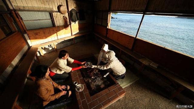 海女小屋体験の様子