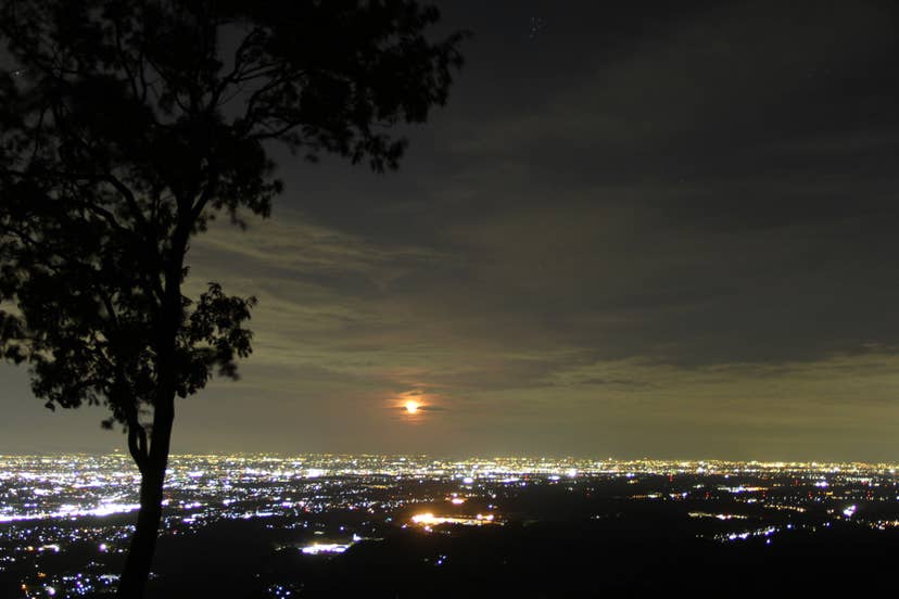Night view of Mount Kosuzu