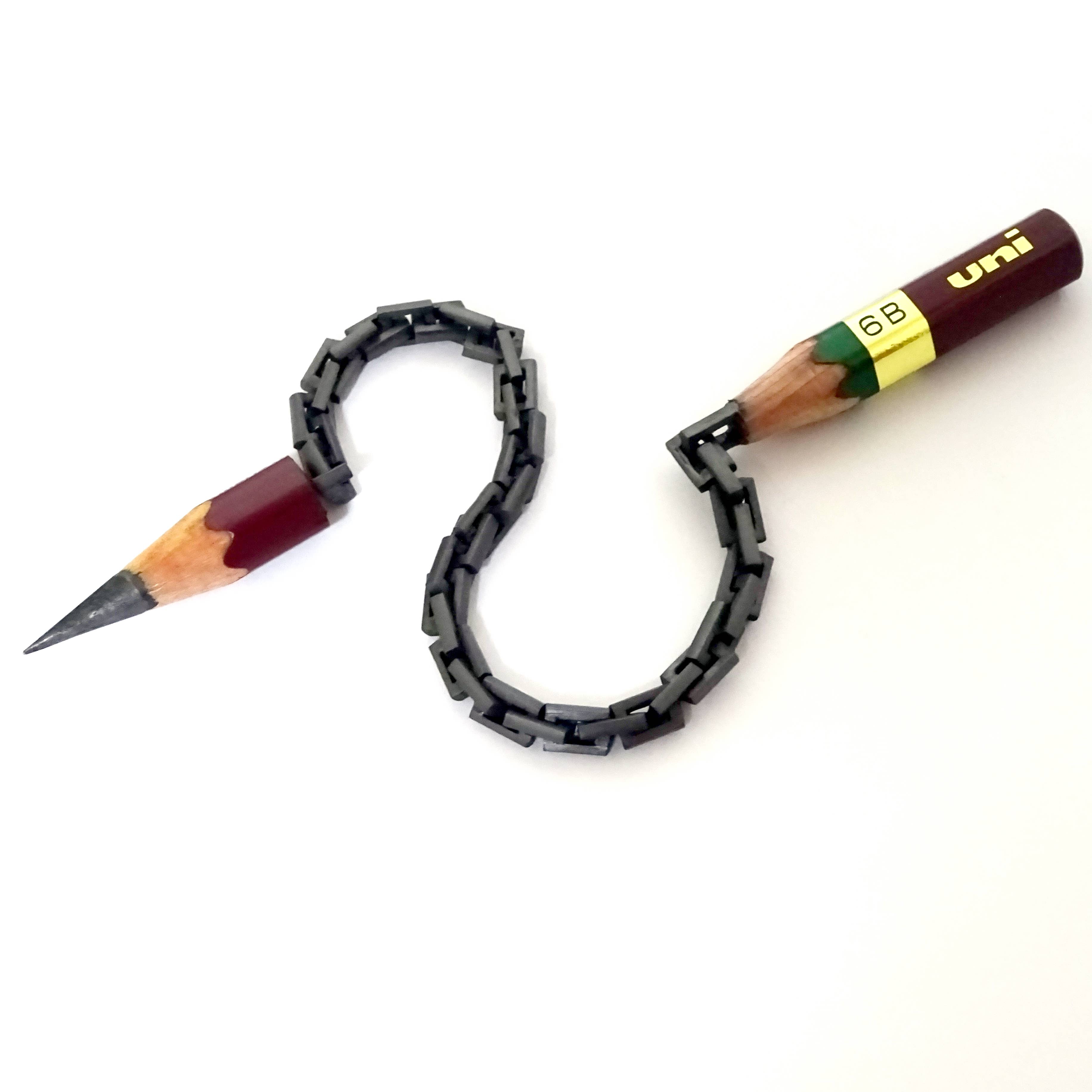 Pencil chain 40：鉛筆の常識を「曲げる」