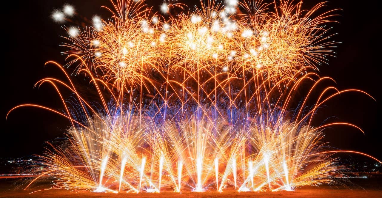 The 60th Isawaonsen Fireworks Festival commemorating the 20th anniversary of Fuefuki City Municipal Organization